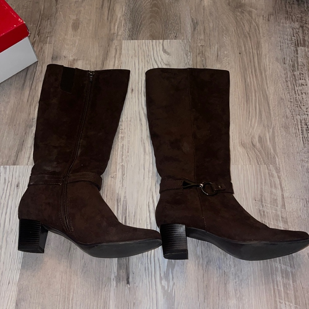 Pesaro size 7 brown boots